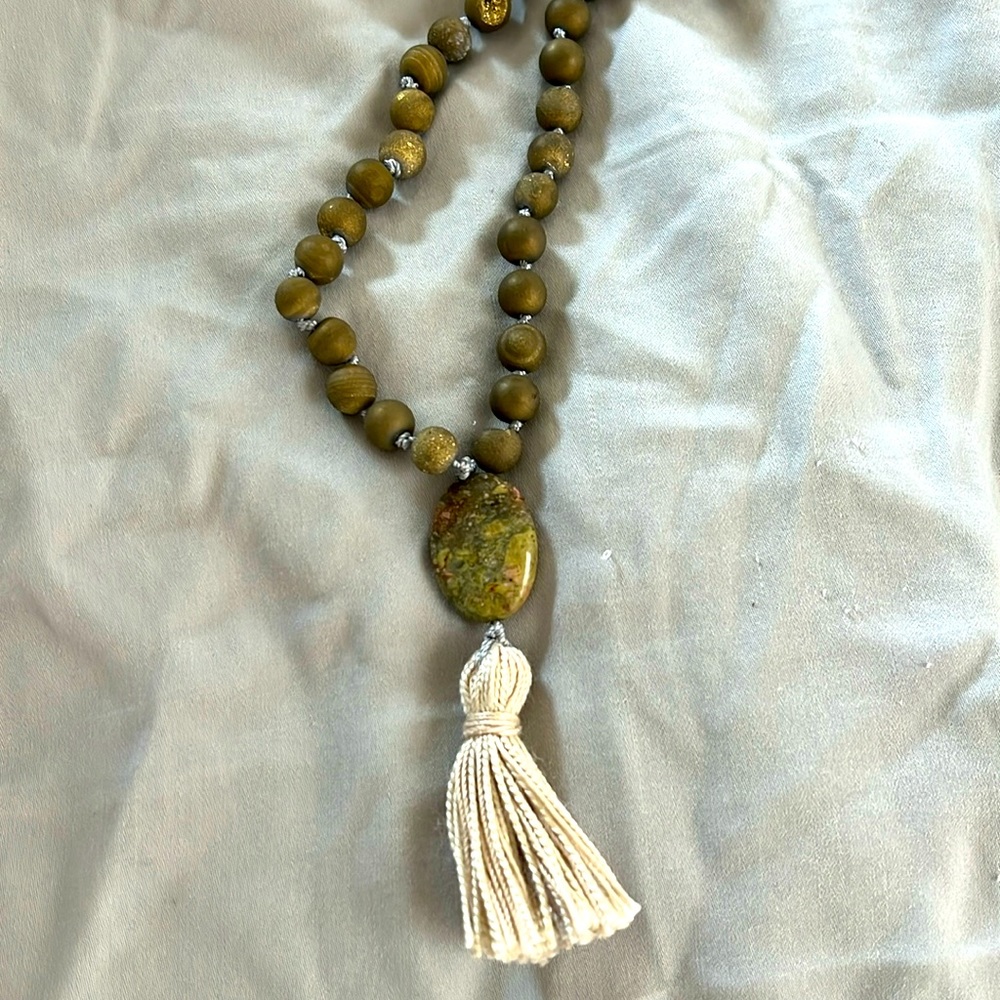Druzy mala this stone purifies and amplifies the body’s natural healing.